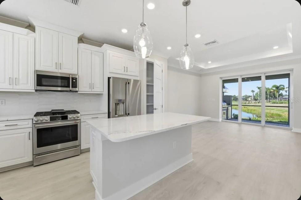 4052 SANTA CATERINA BOULEVARD 10102