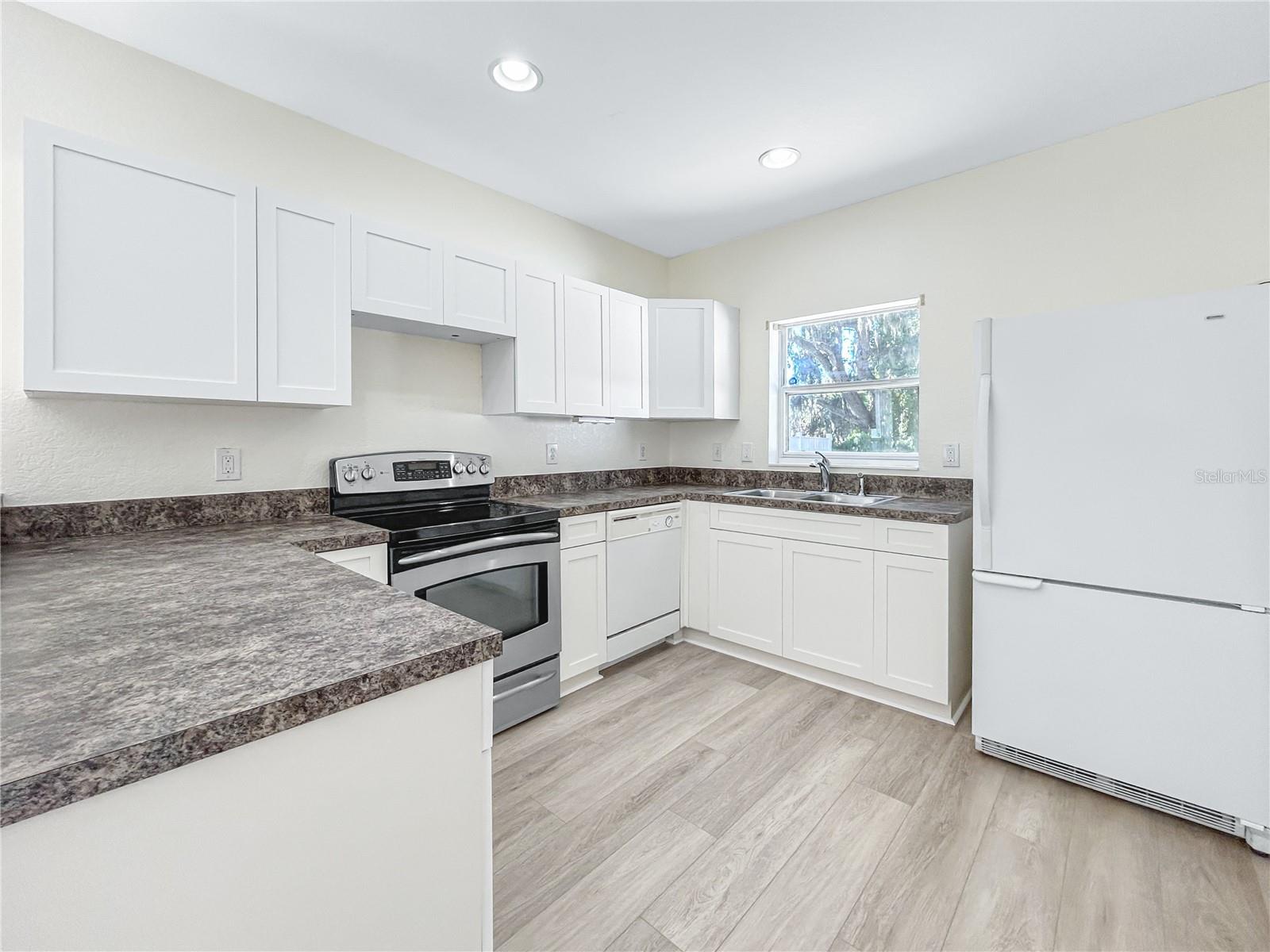 OAK VIEW PH I - Residential