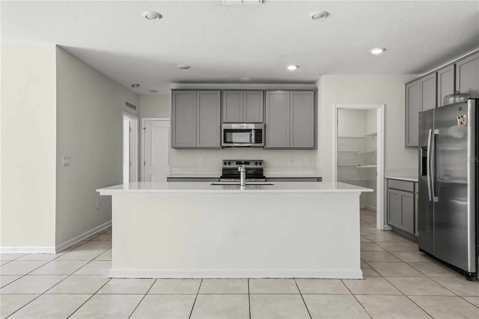1721 WHITE WATER COURT