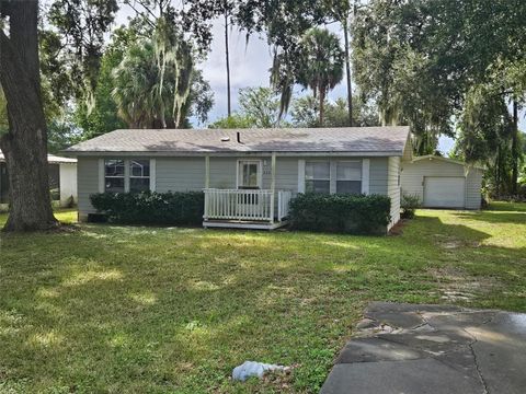 Photo of 2344 SE 175th Terrace, Silver Springs, FL 34488 (MLS # OM711265)