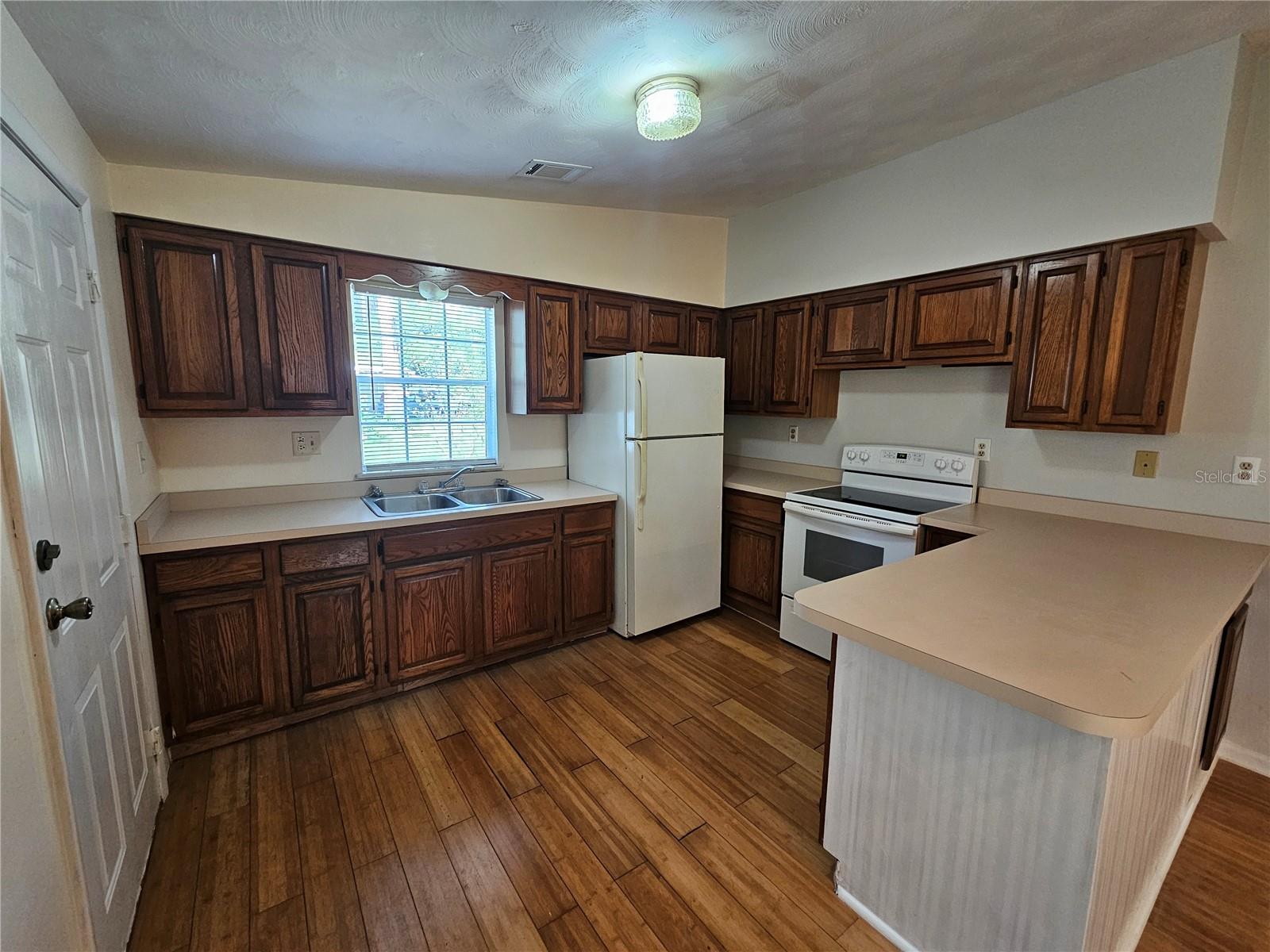 SILVER SPGS VILLAGE - Residential