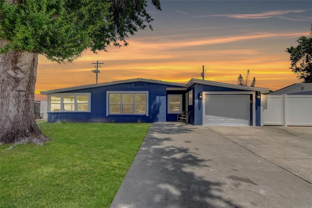 Photo of 4727 Town N Country Boulevard, Tampa, FL 33615 (MLS # TB8399343)