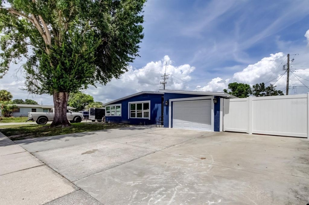 Photo of 4727 Town N Country Boulevard, Tampa, FL 33615 (MLS # TB8399343)