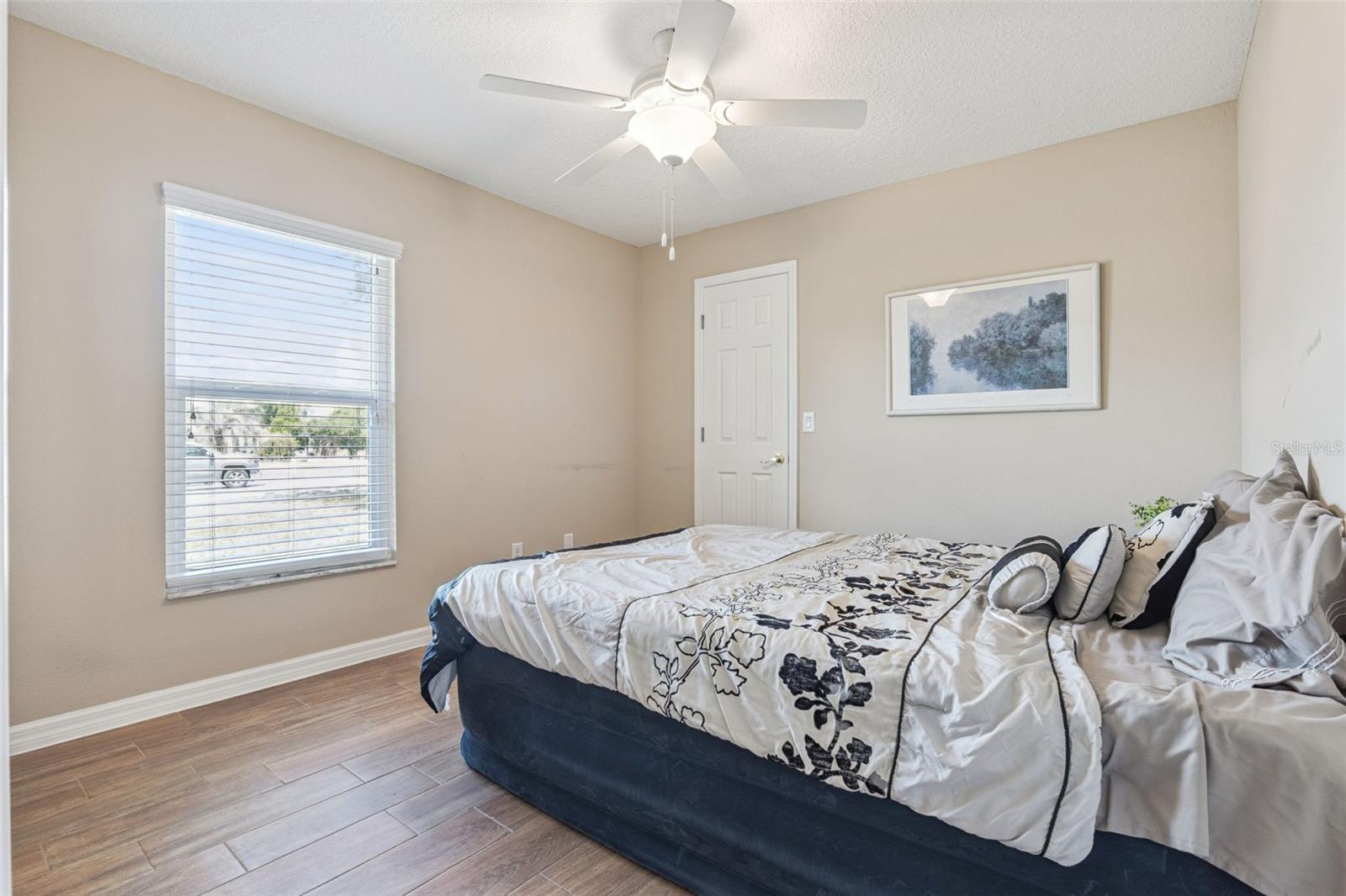 KINGS COVE - Residential