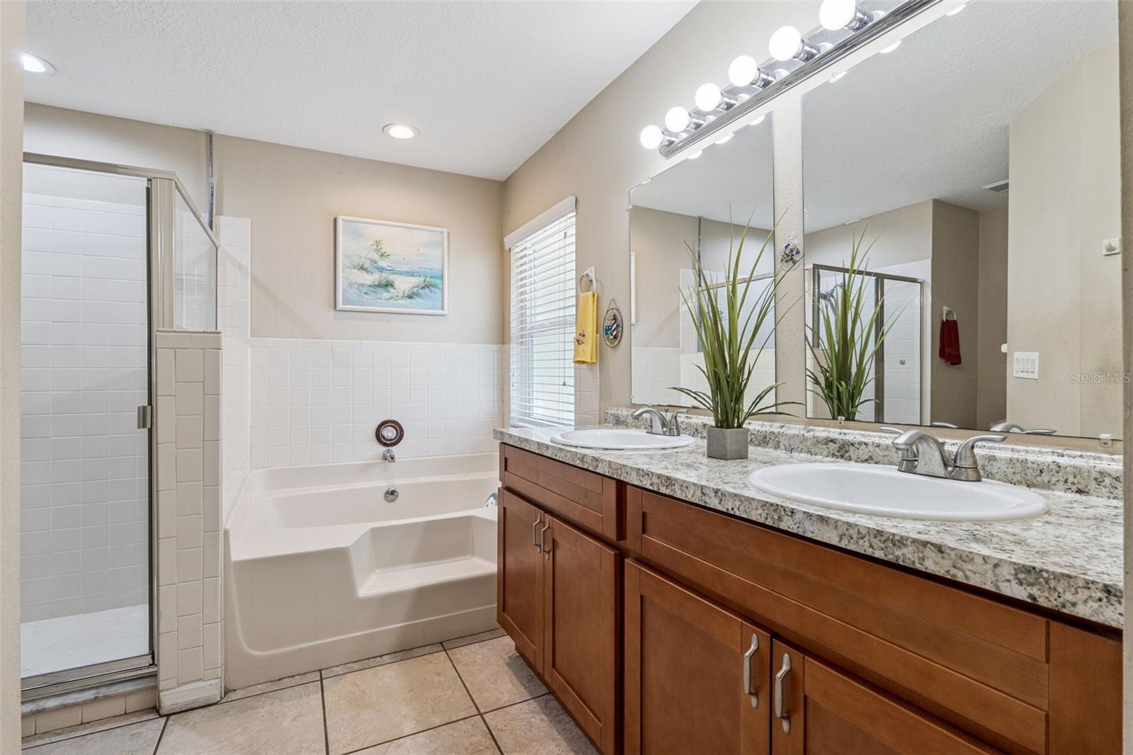 KINGS COVE - Residential