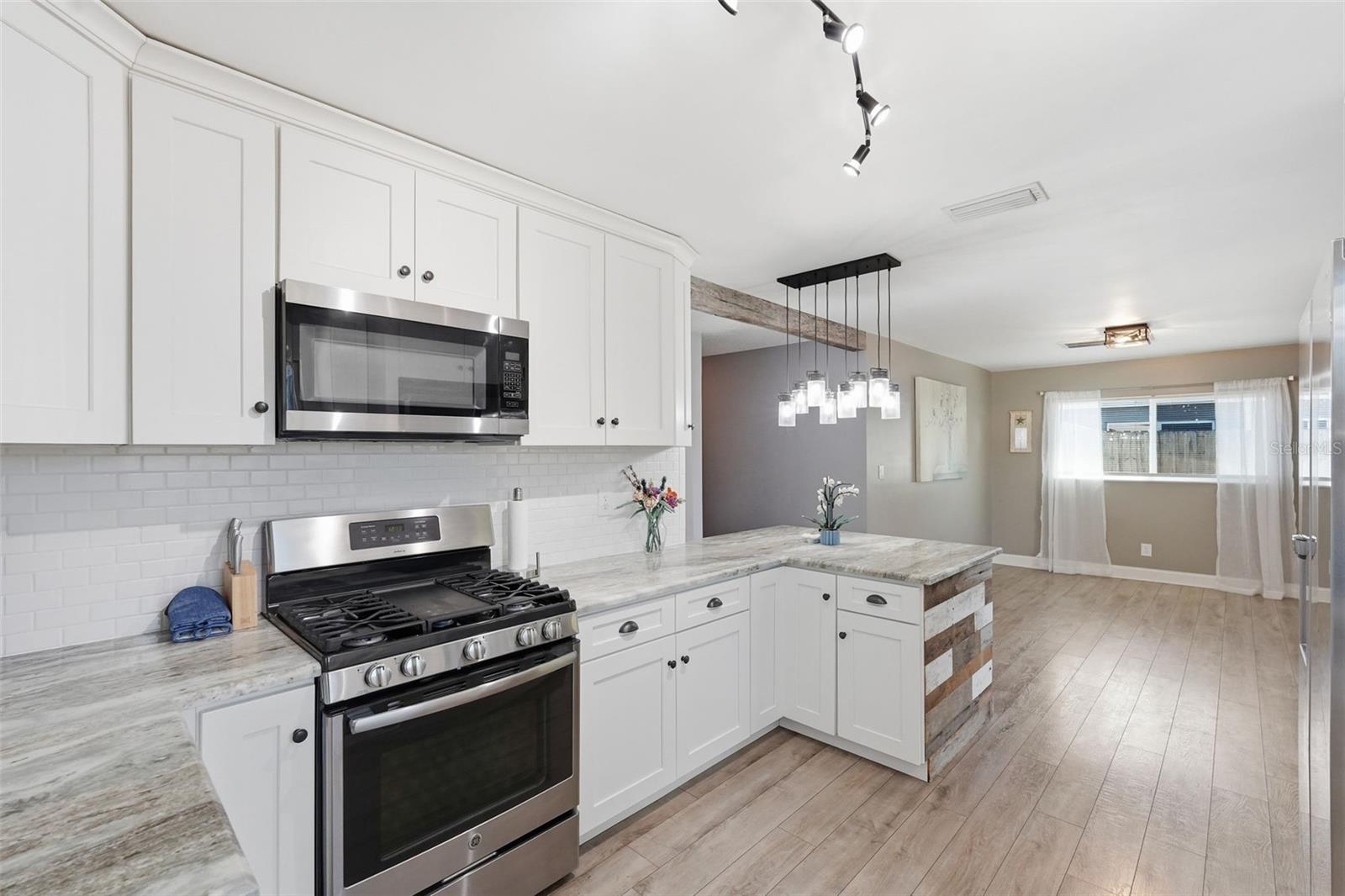 LAKE PEARL ESTATES - Residential