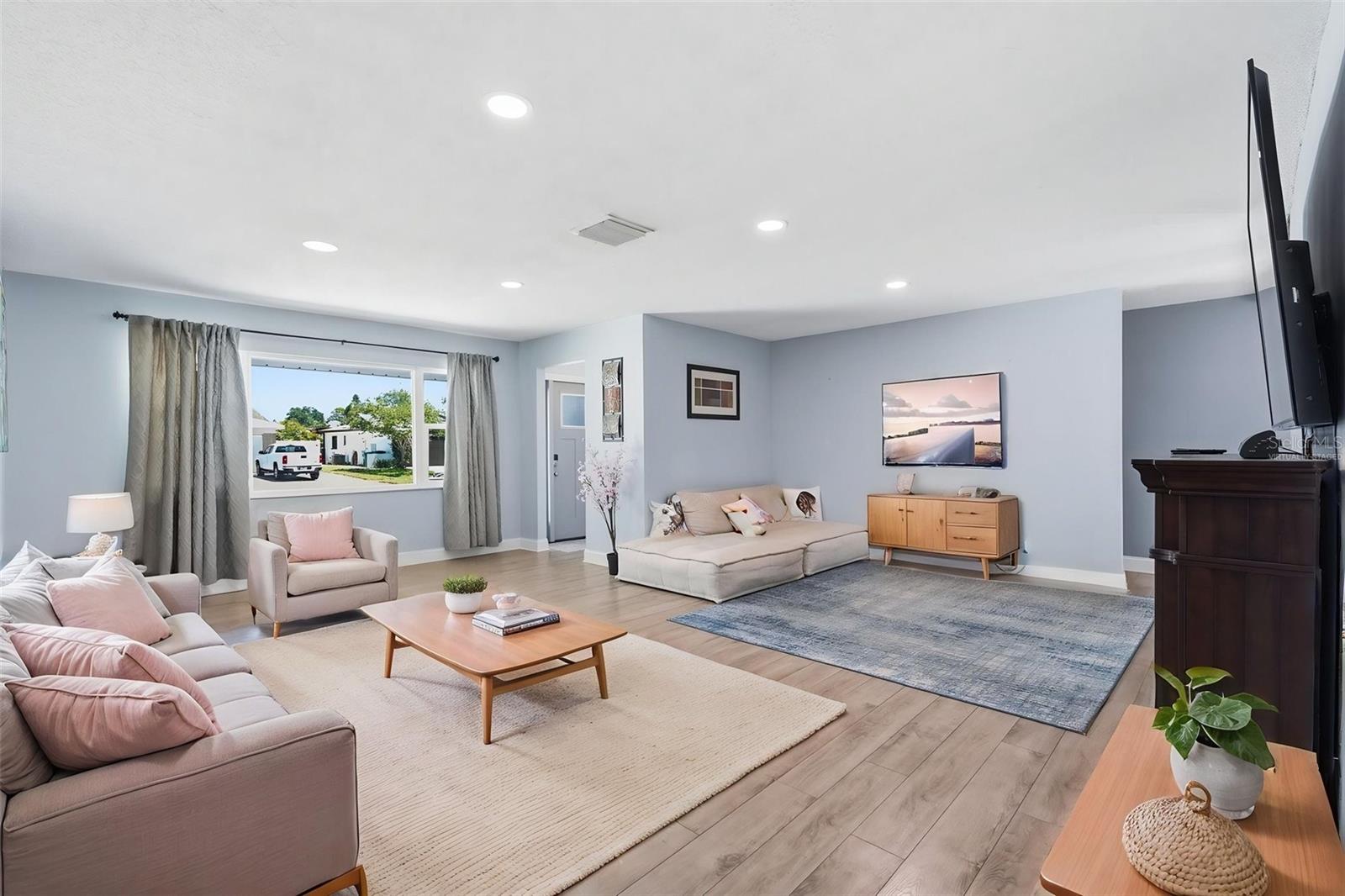 LAKE PEARL ESTATES - Residential