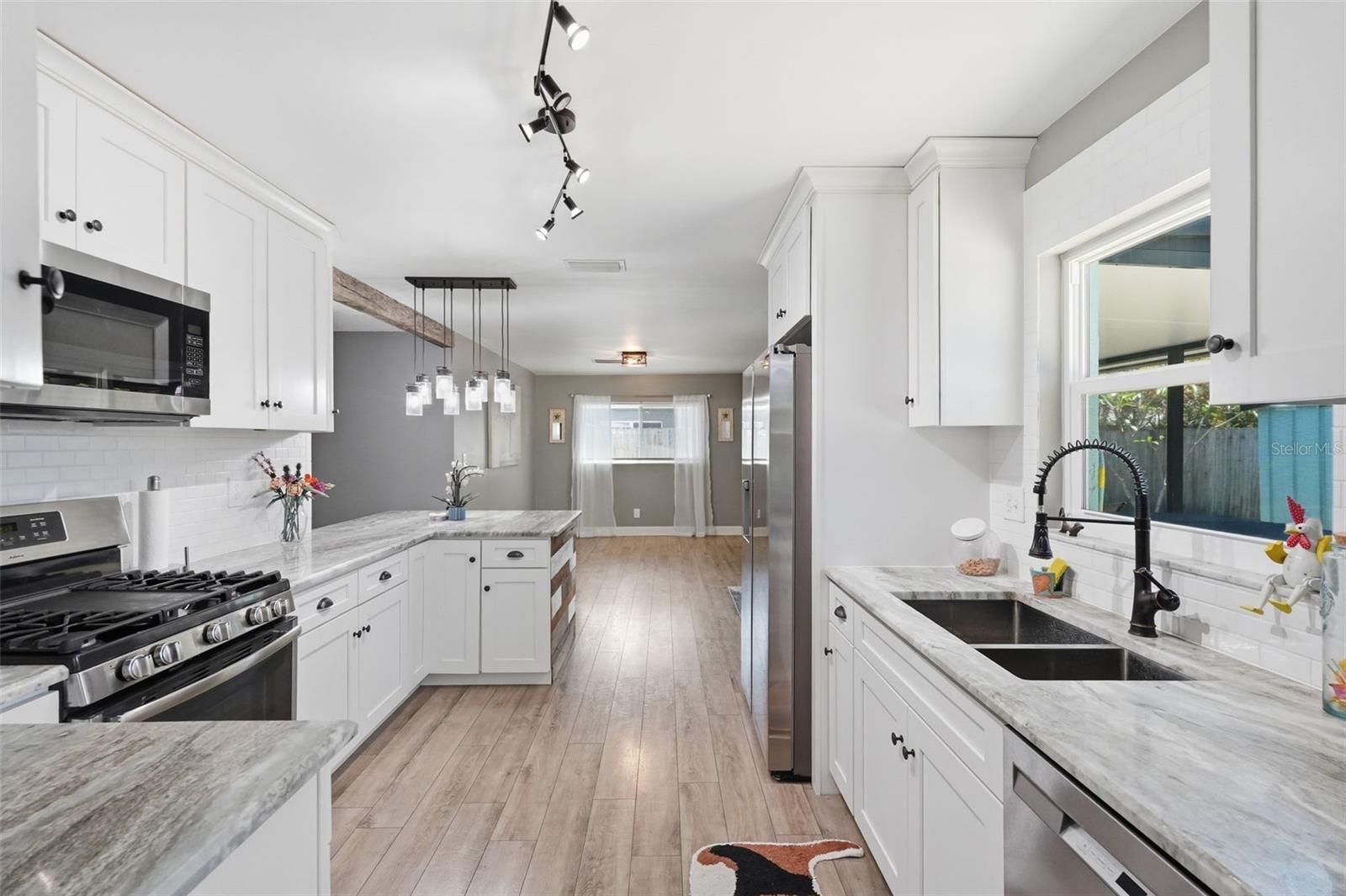 LAKE PEARL ESTATES - Residential
