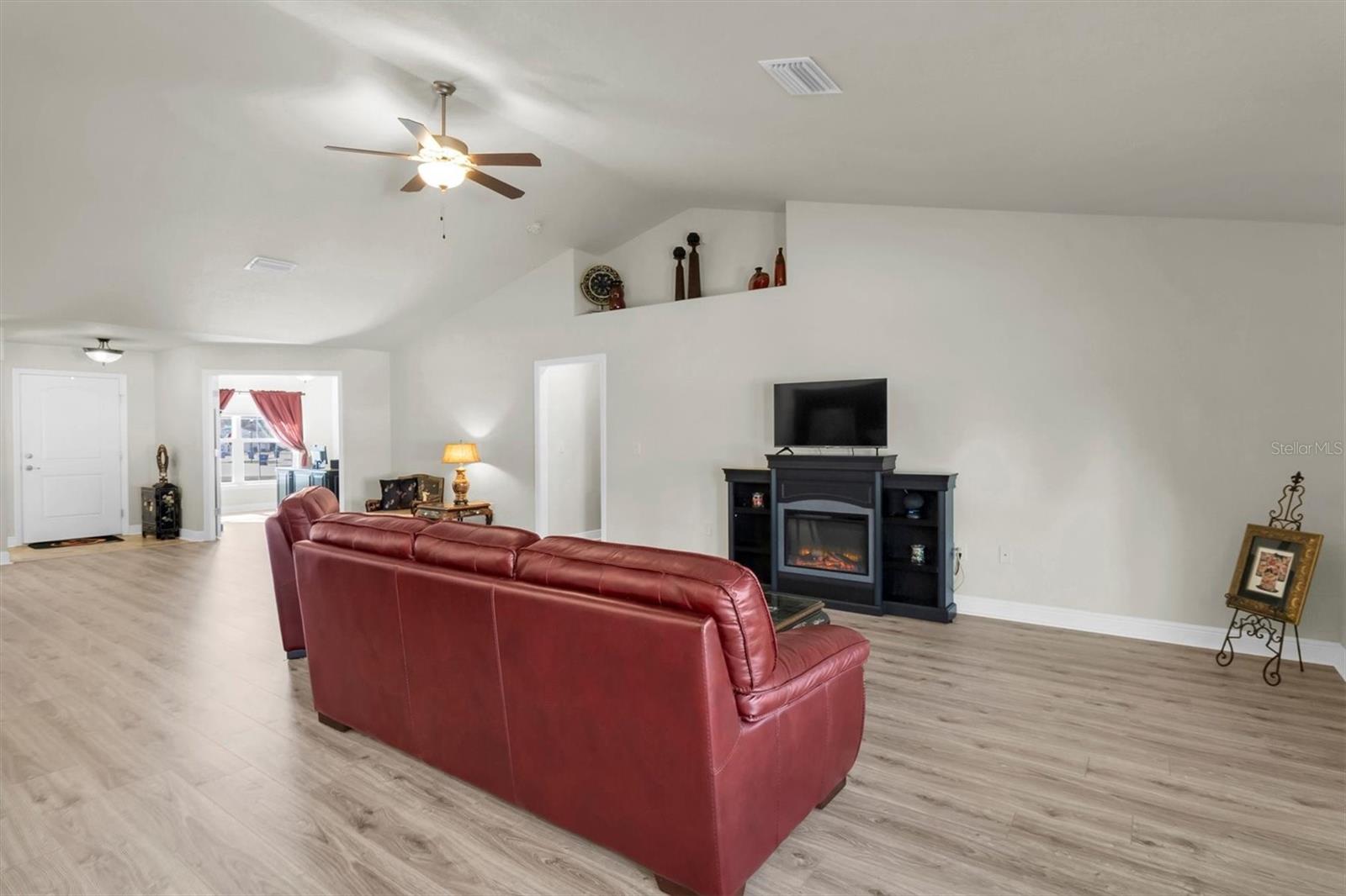 PLANTATION PALMS - Residential