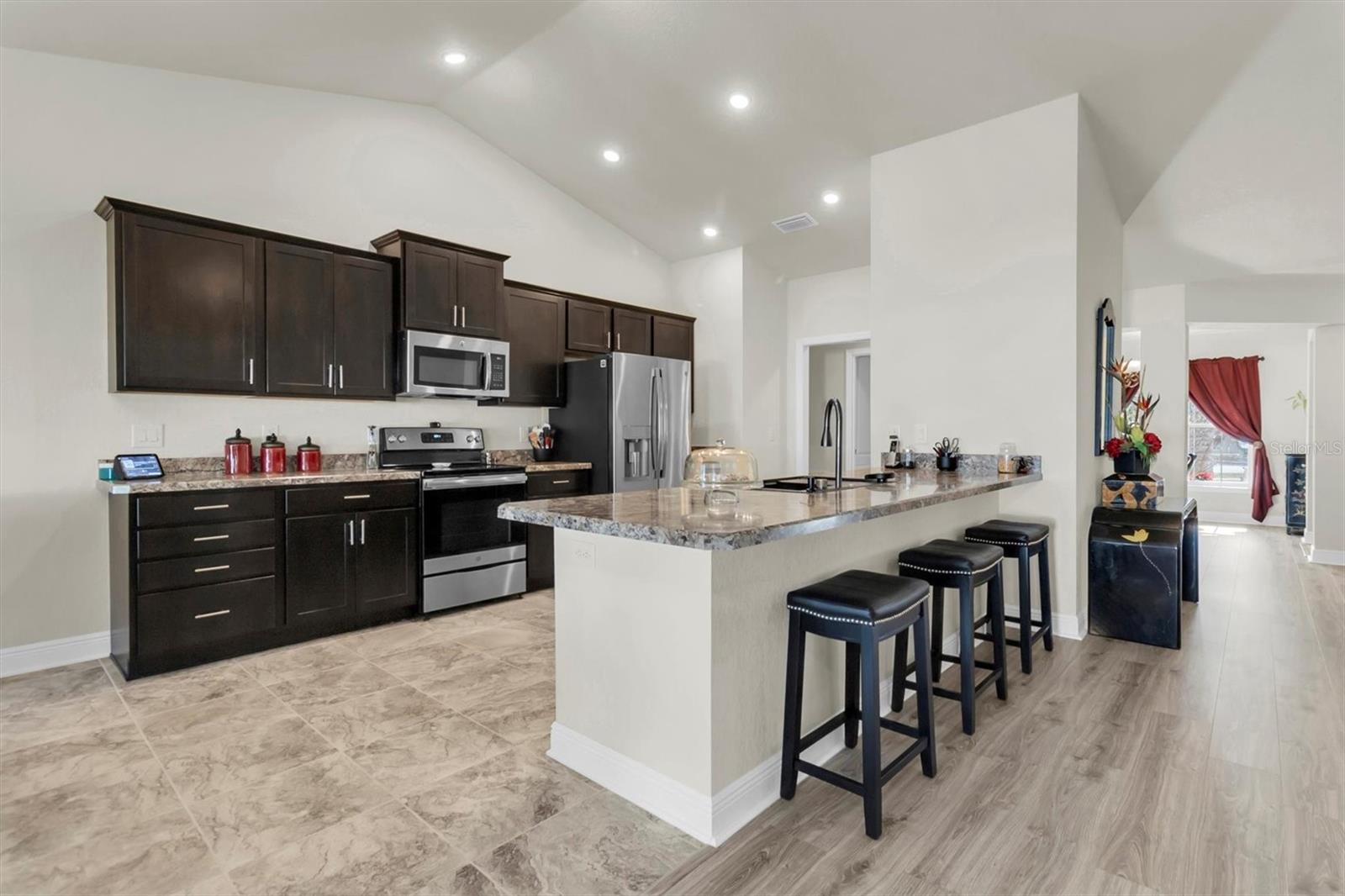 PLANTATION PALMS - Residential