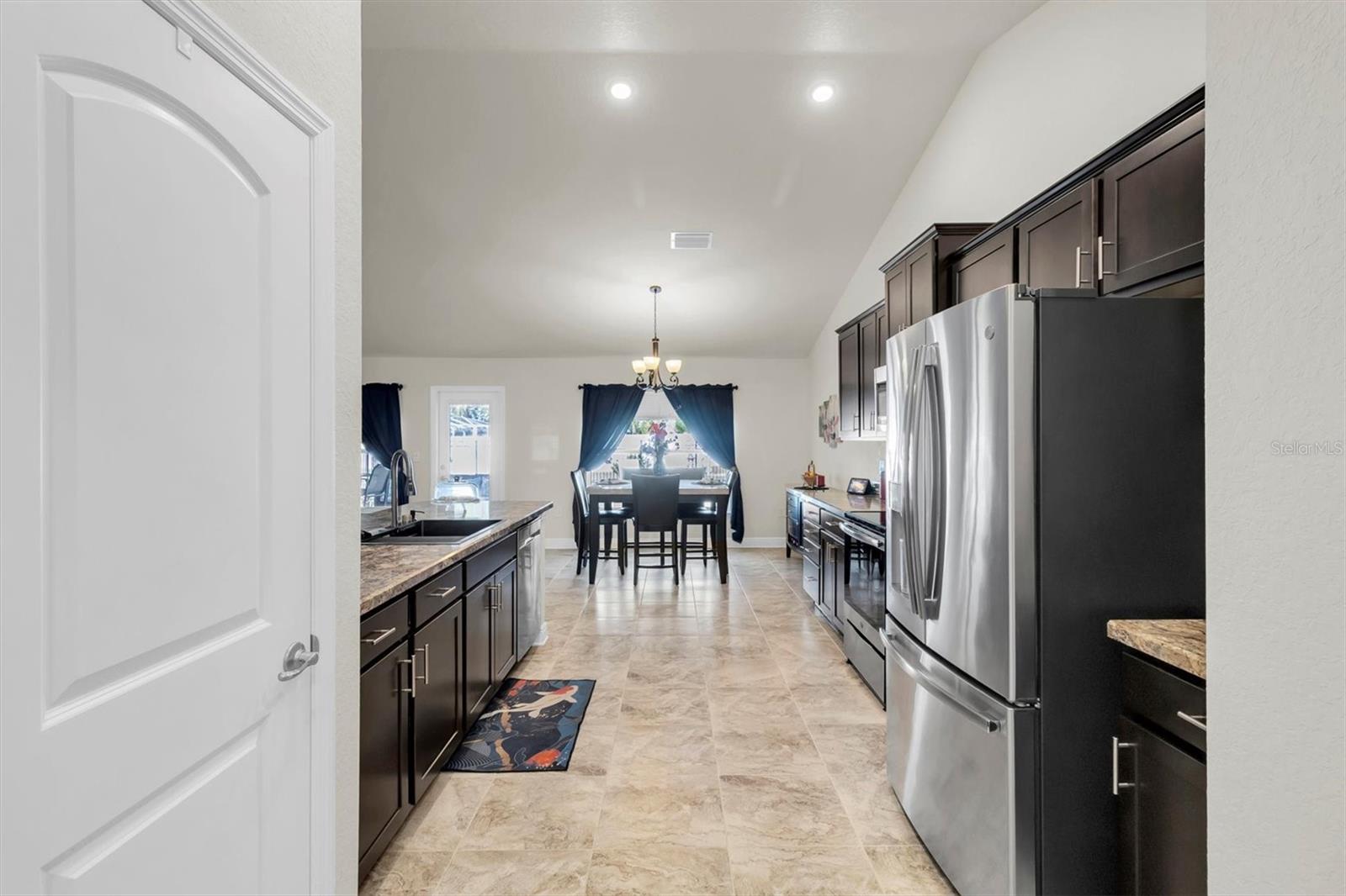 PLANTATION PALMS - Residential