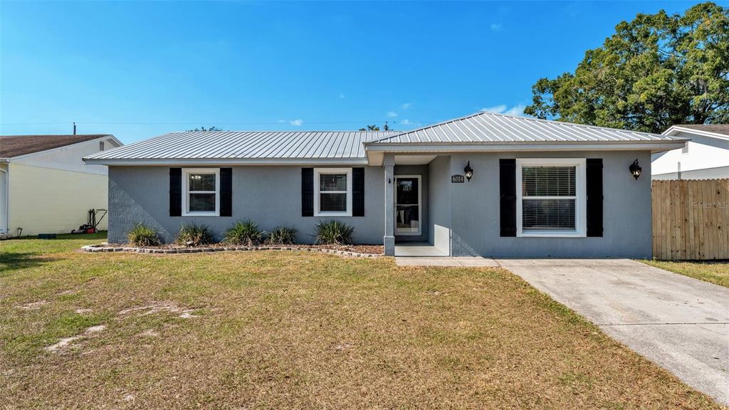 Photo of 6014 Doe Circle W, Lakeland, FL 33809 (MLS # L4957427)