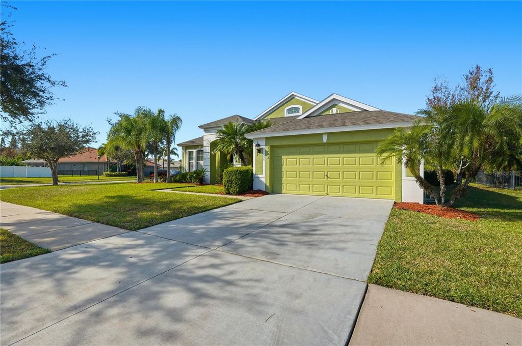Photo of 5402 Coral Shell Way, Apollo Beach, FL 33572 (MLS # O6369629)