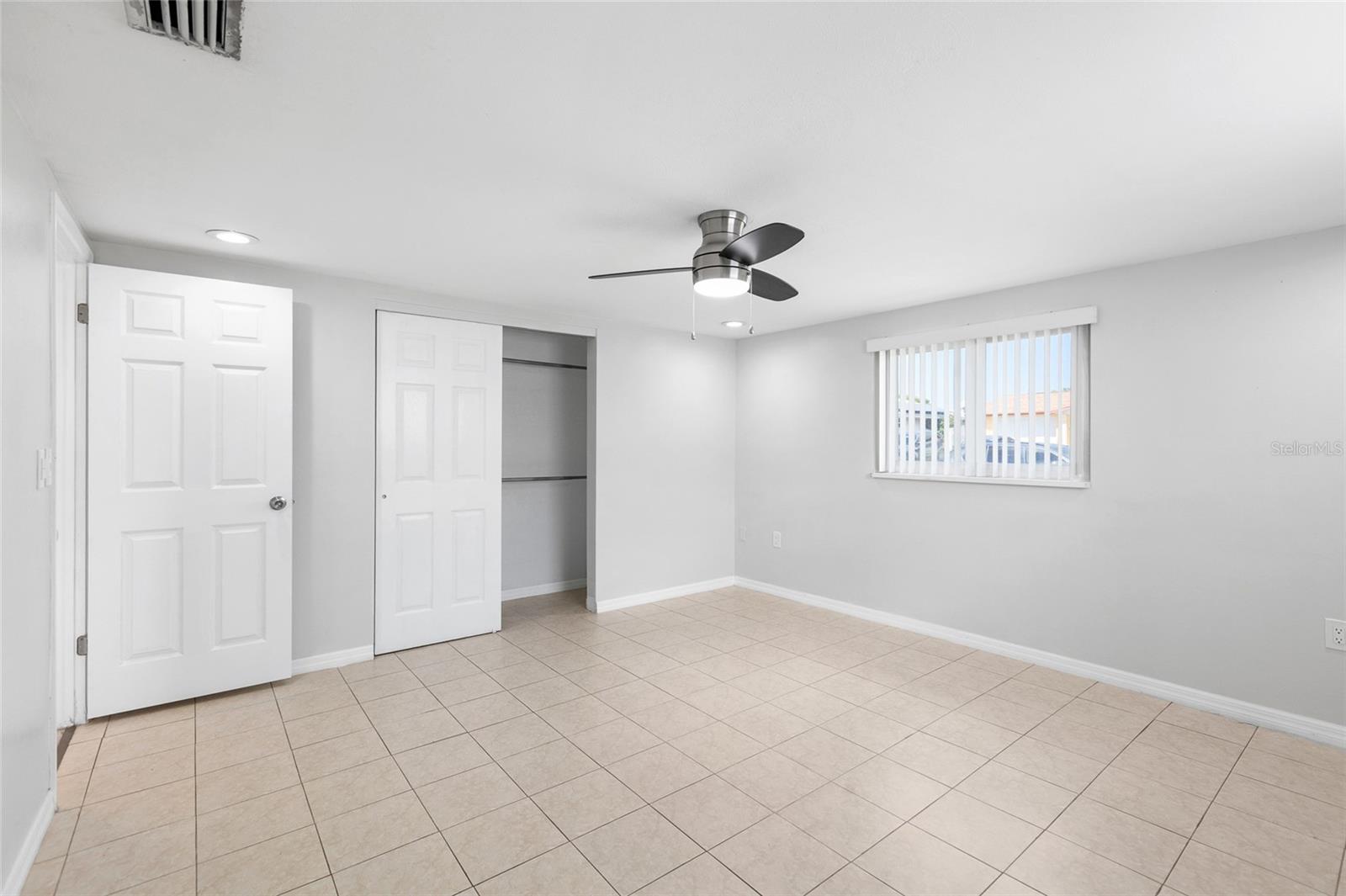 COLONIAL HILLS - Residential Lease