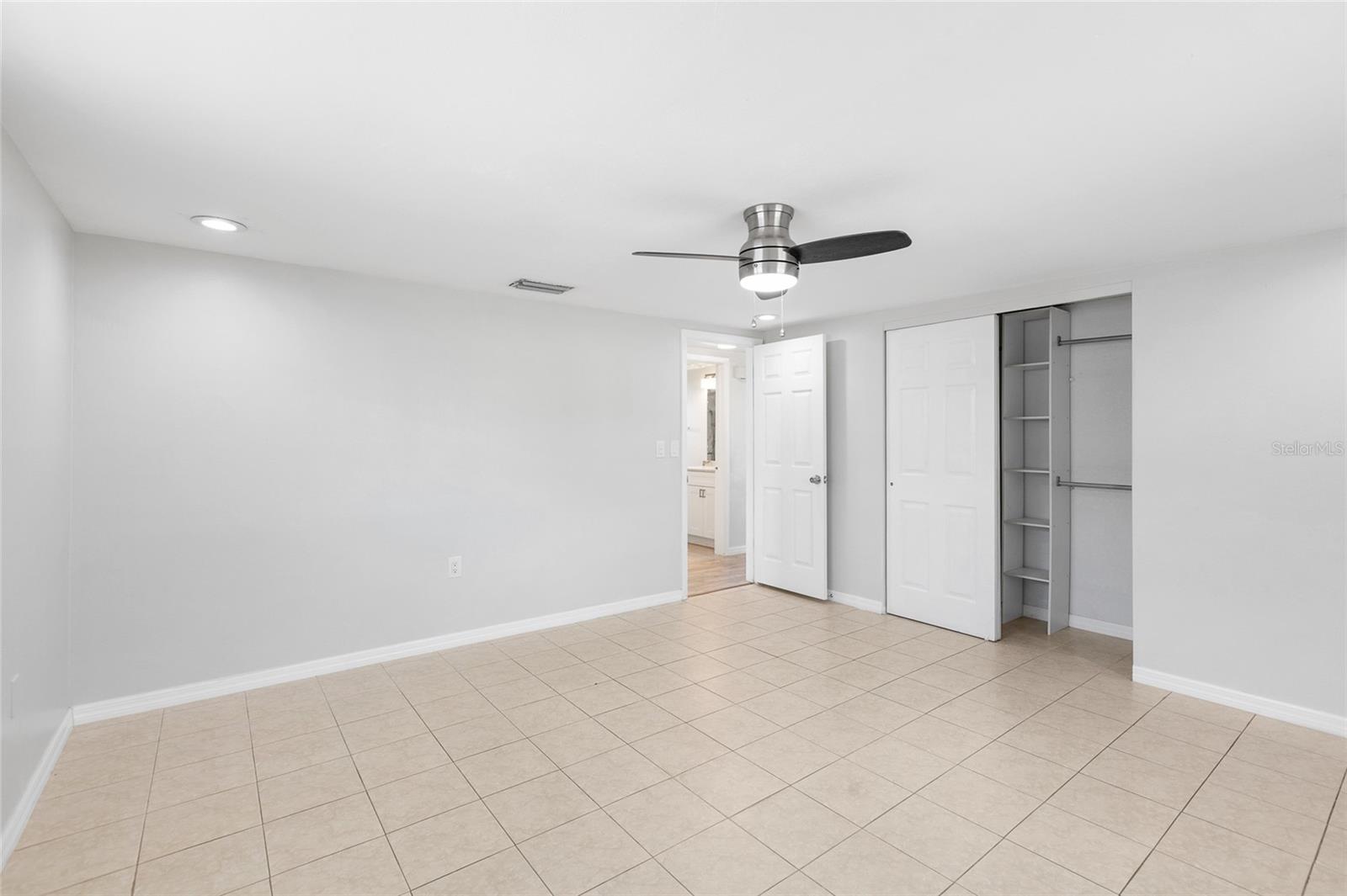 COLONIAL HILLS - Residential Lease