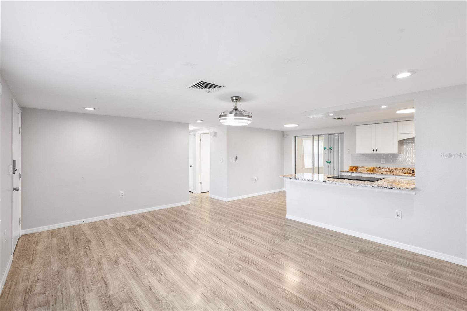 COLONIAL HILLS - Residential Lease