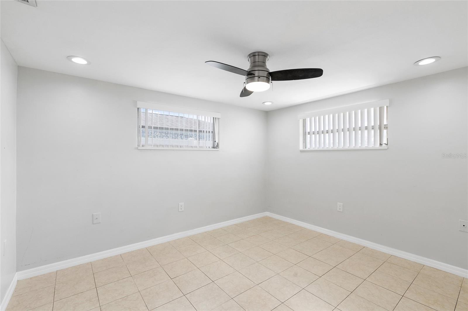 COLONIAL HILLS - Residential Lease