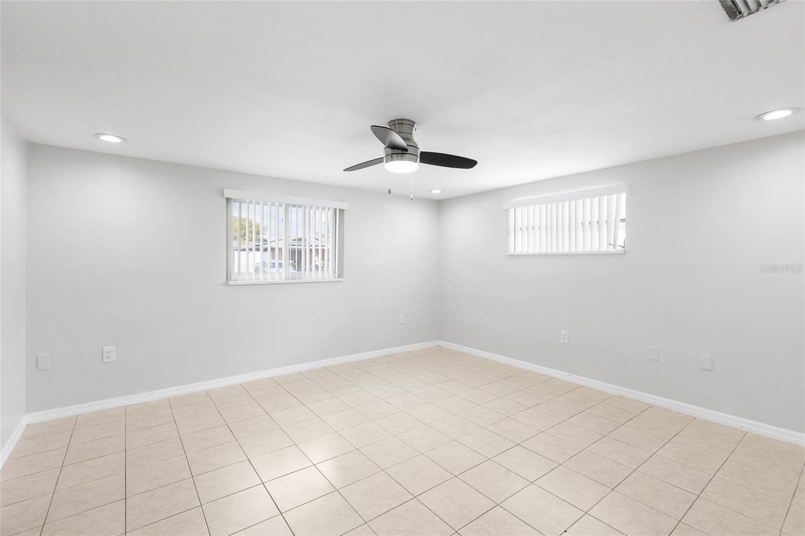 COLONIAL HILLS - Residential Lease