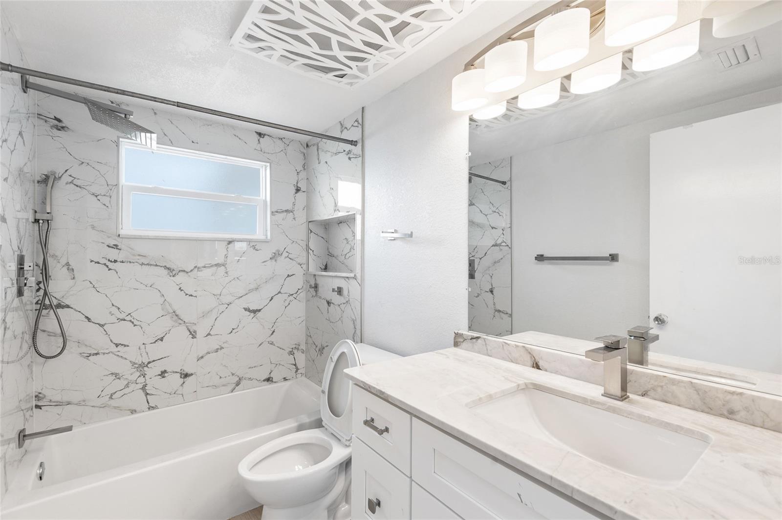 COLONIAL HILLS - Residential Lease