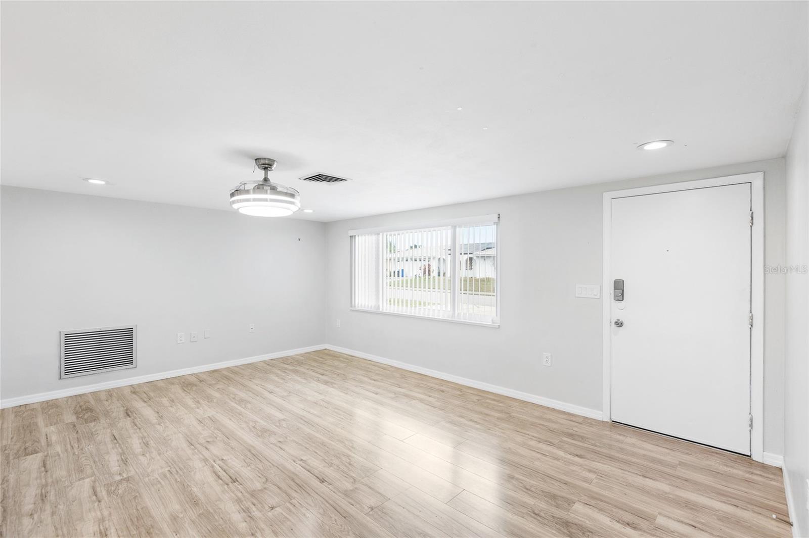 COLONIAL HILLS - Residential Lease