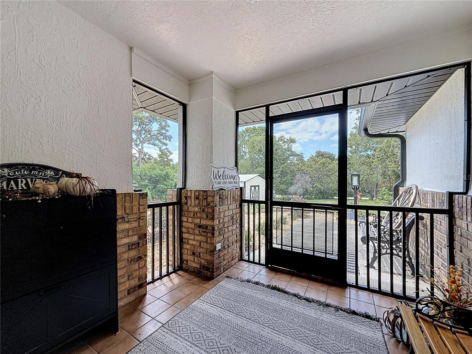 9238 TREE TOP LANE