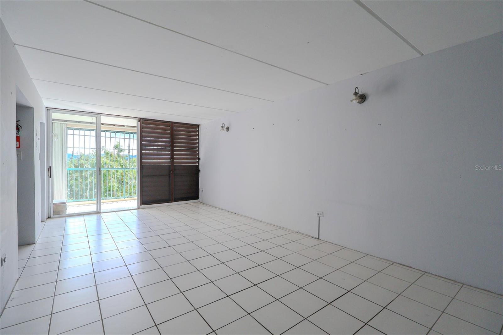 505 CONDO. TORRES DE CAROLINA 505