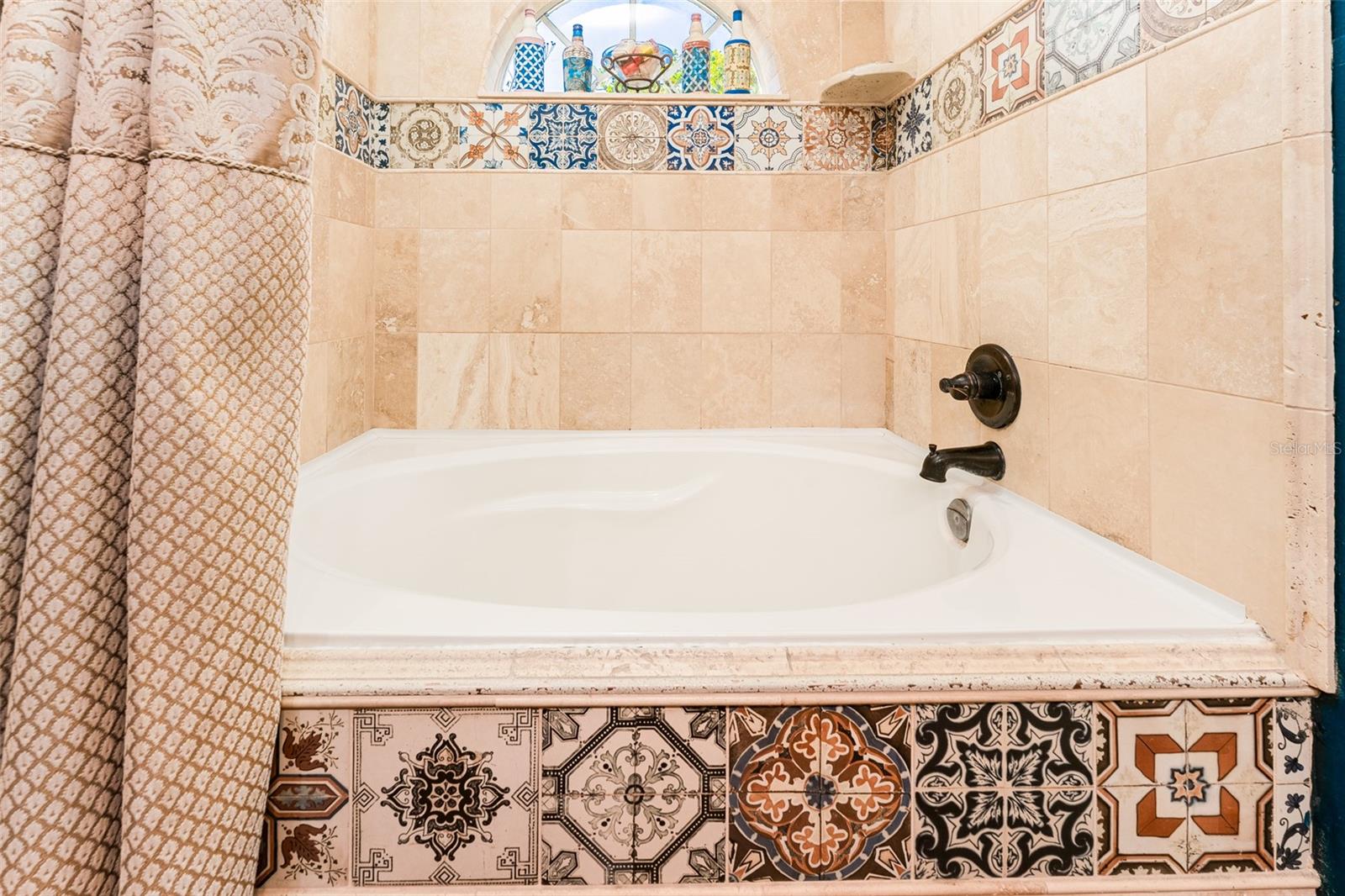 CALUSA TRACE UNIT IX PH II - Residential