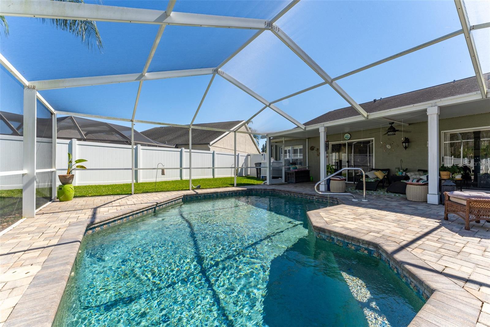 CALUSA TRACE UNIT IX PH II - Residential