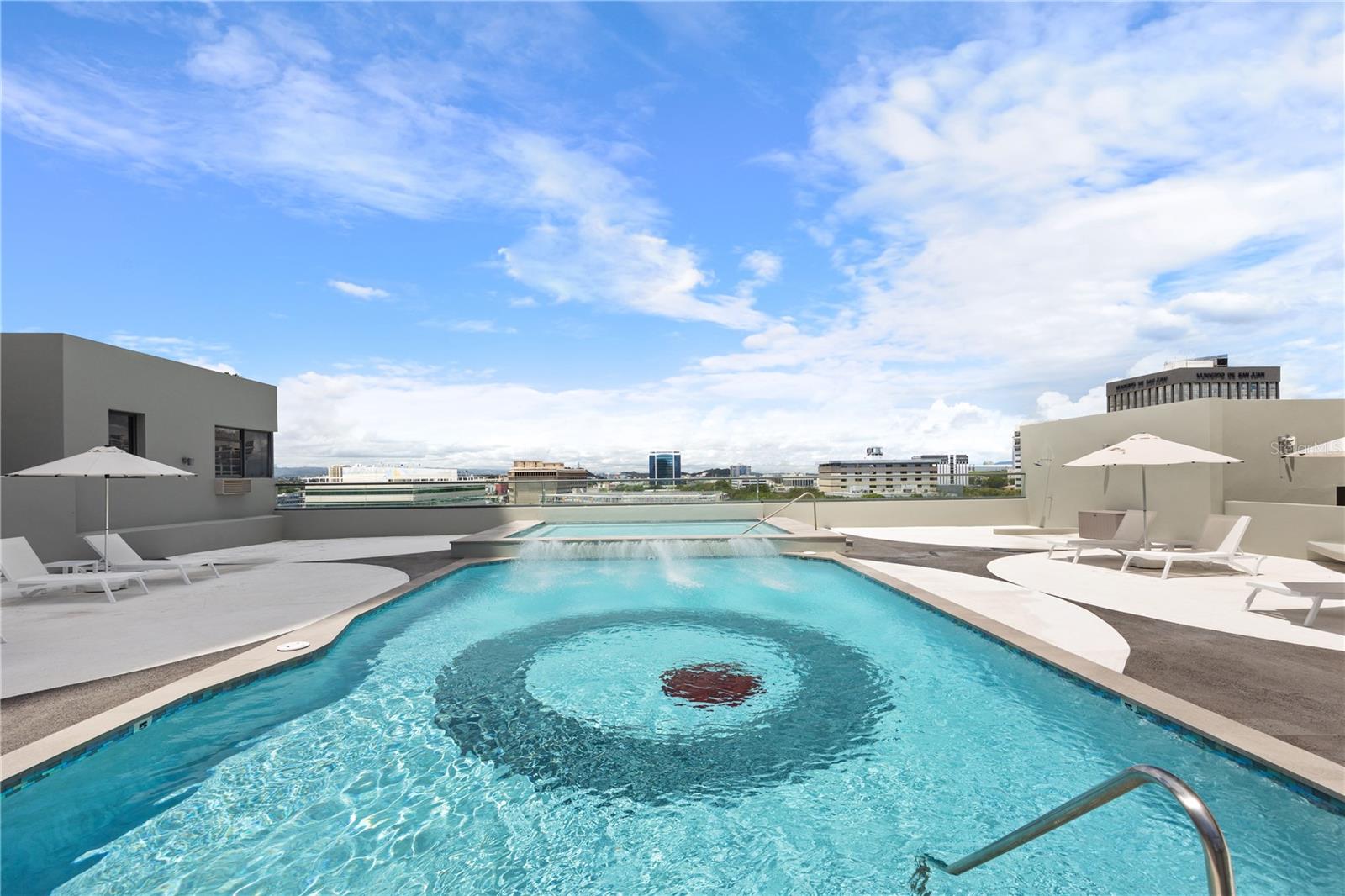 QUANTUM METROCENTER - Residential Lease