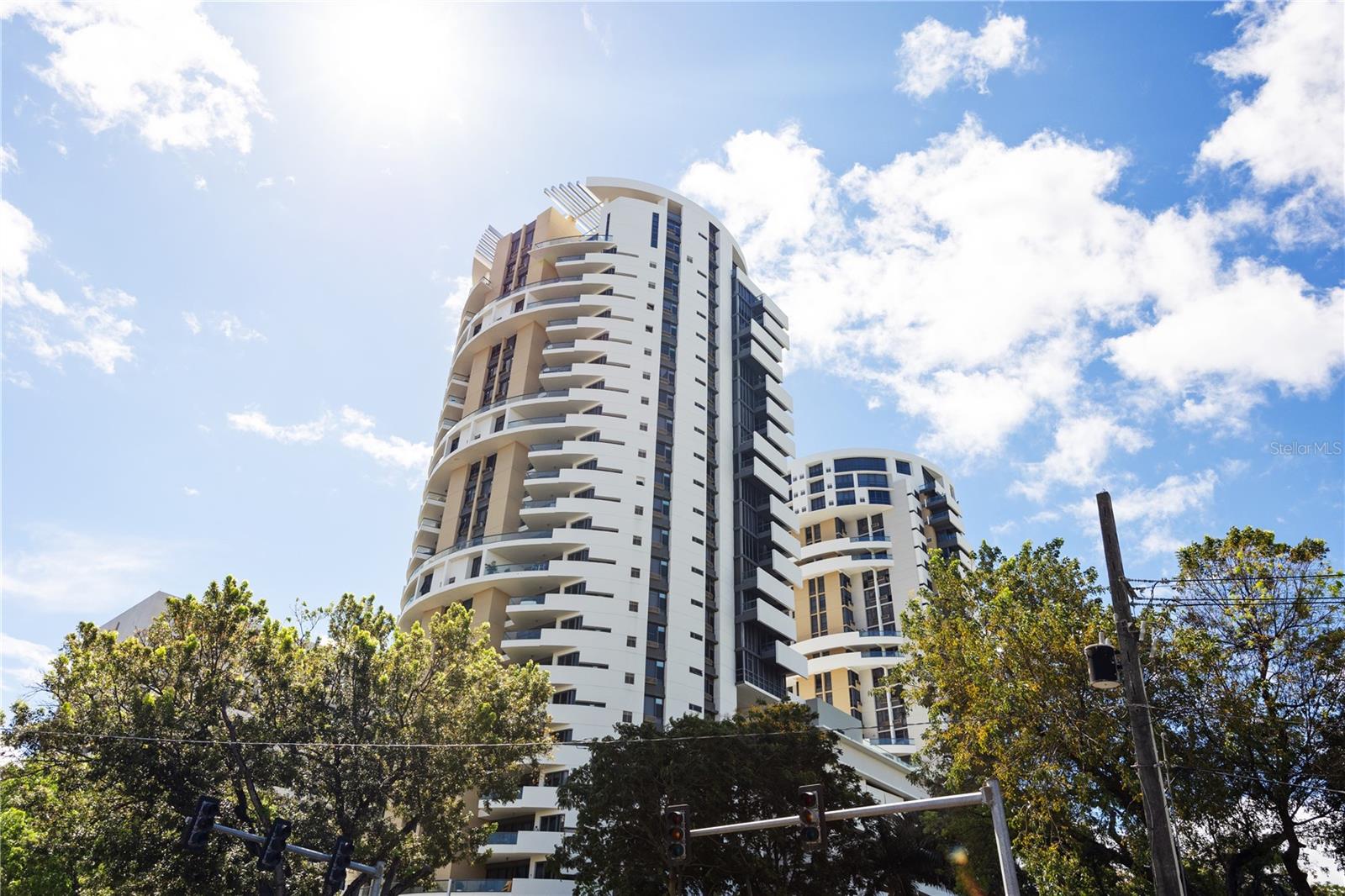 QUANTUM METROCENTER - Residential Lease