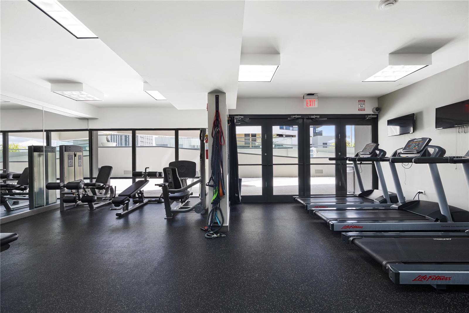 QUANTUM METROCENTER - Residential Lease