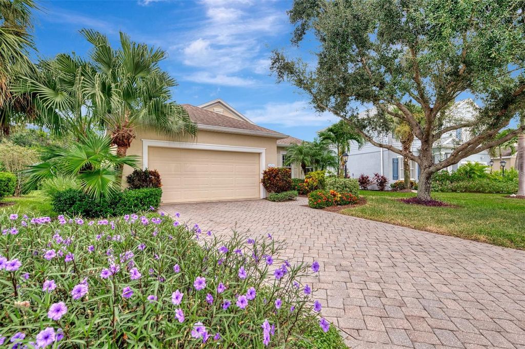 Photo of 1434 Blue Horizon Circle, Bradenton, FL 34208 (MLS # A4666038)