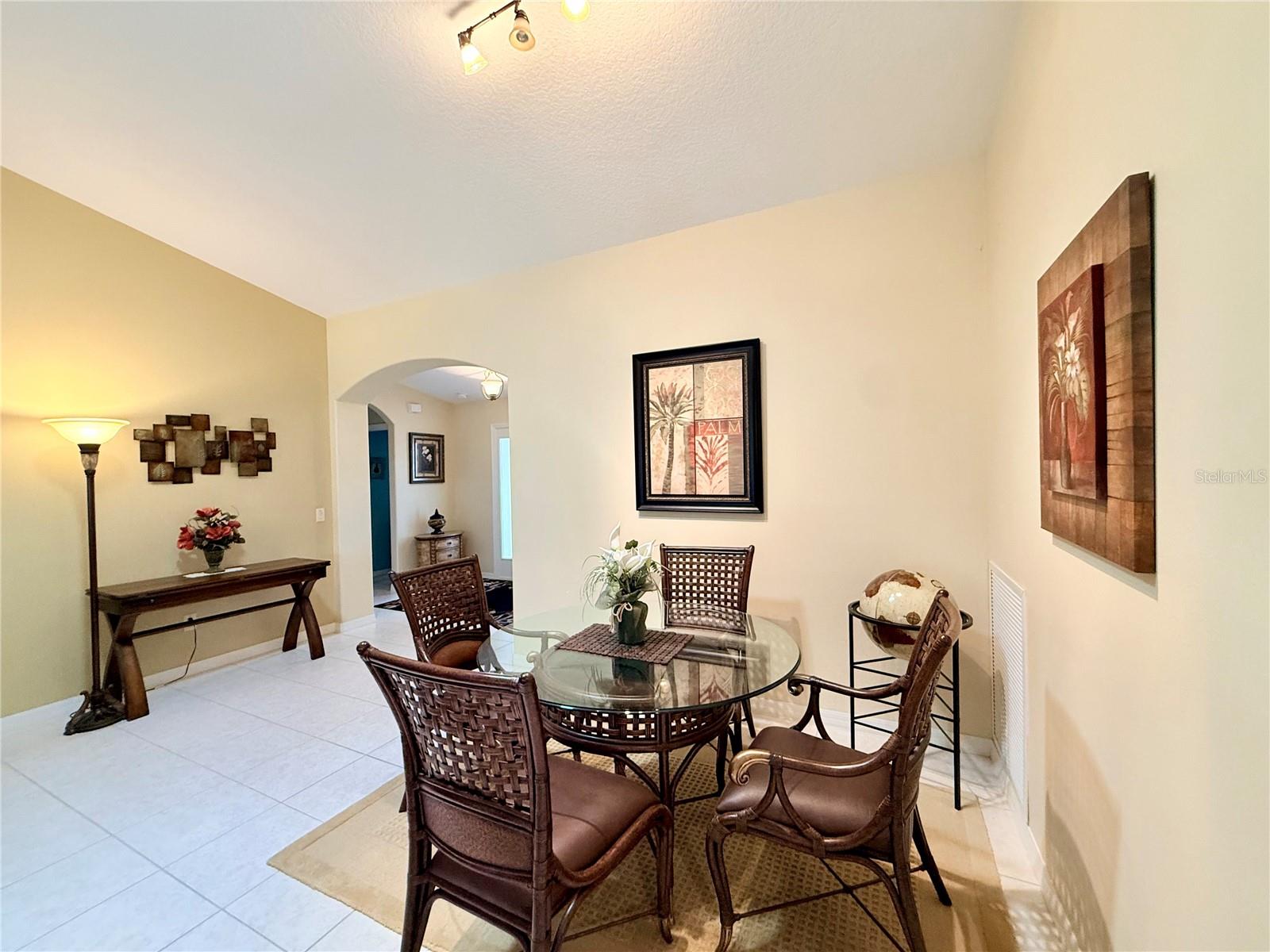 SUMMERGLEN - Residential