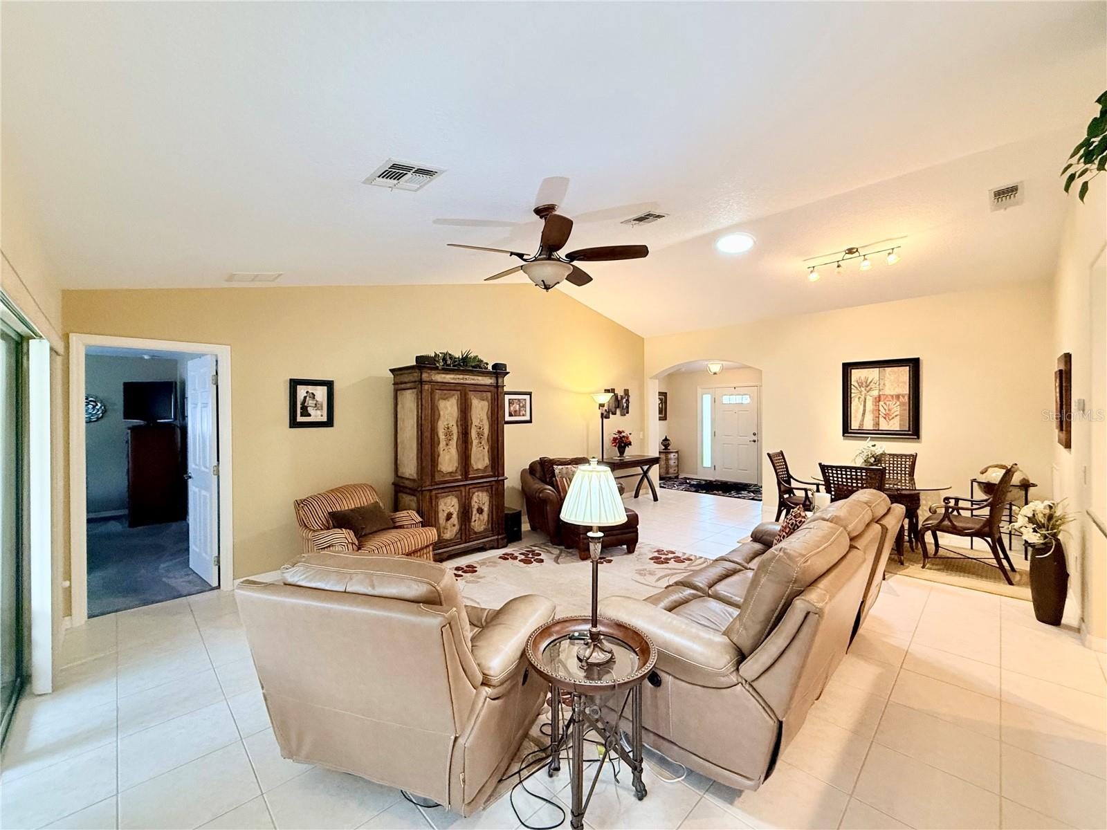 SUMMERGLEN - Residential
