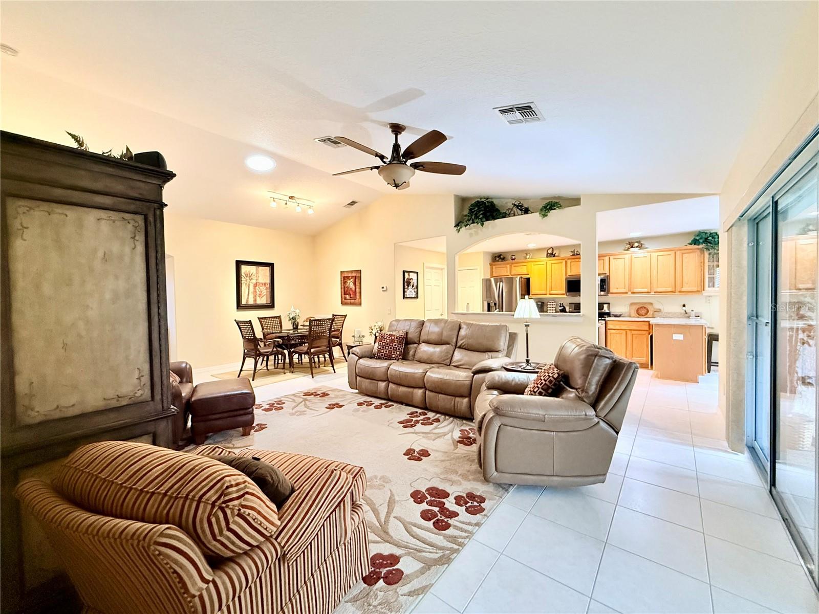 SUMMERGLEN - Residential