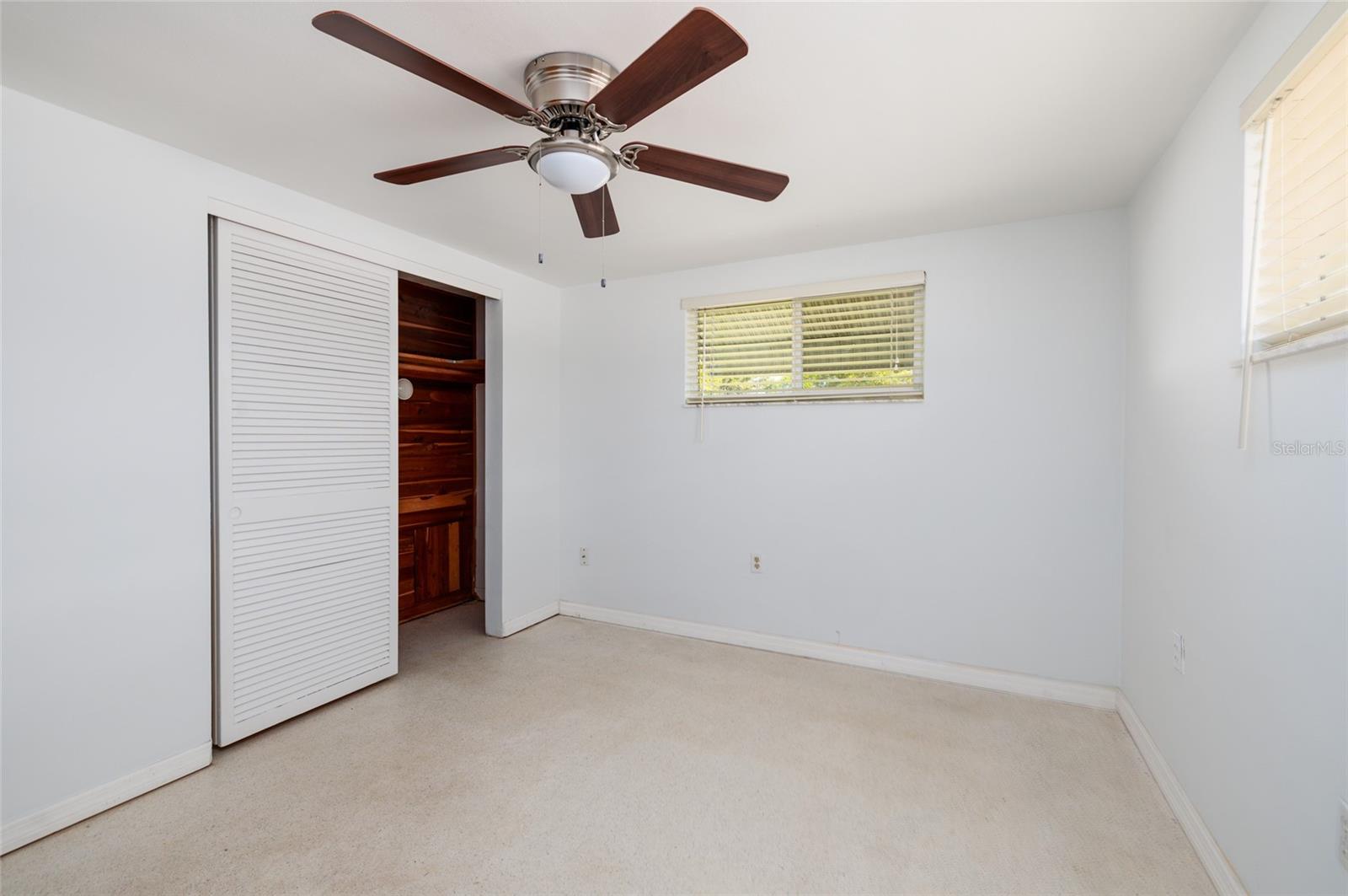 COLONIAL HILLS - Residential