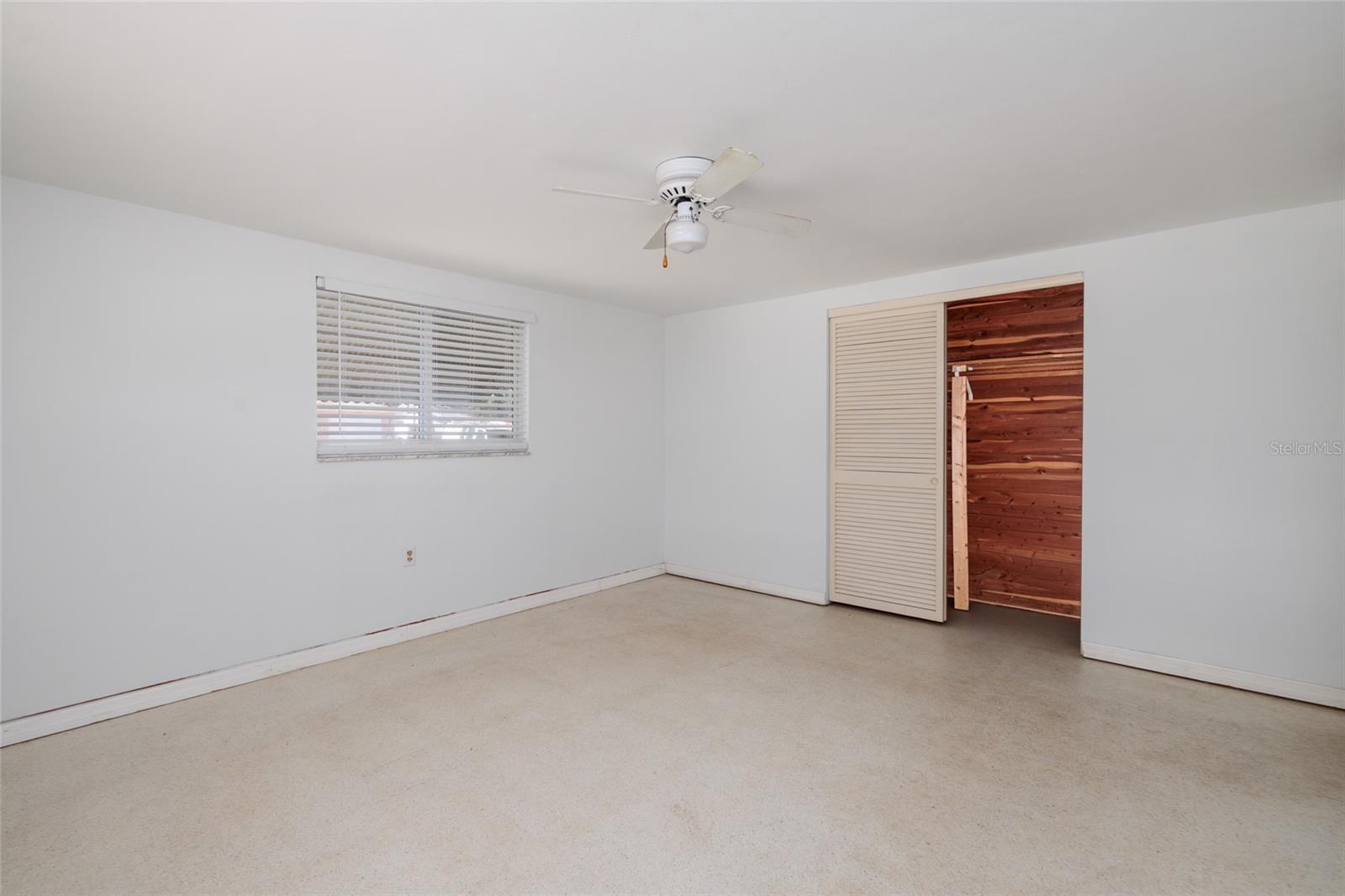 COLONIAL HILLS - Residential