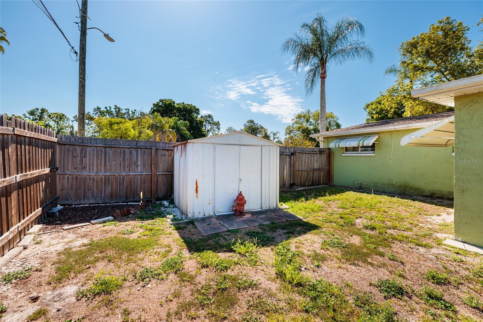 COLONIAL HILLS - Residential