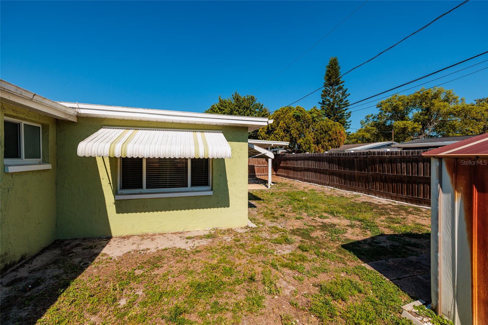 COLONIAL HILLS - Residential
