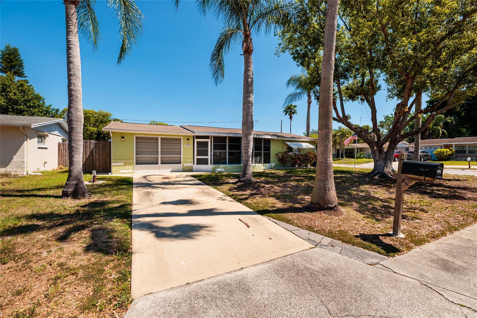 COLONIAL HILLS - Residential