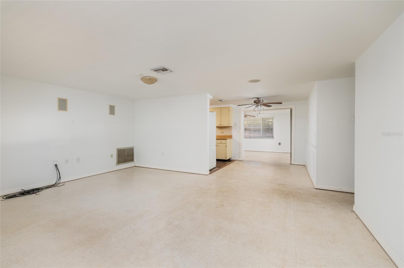 COLONIAL HILLS - Residential