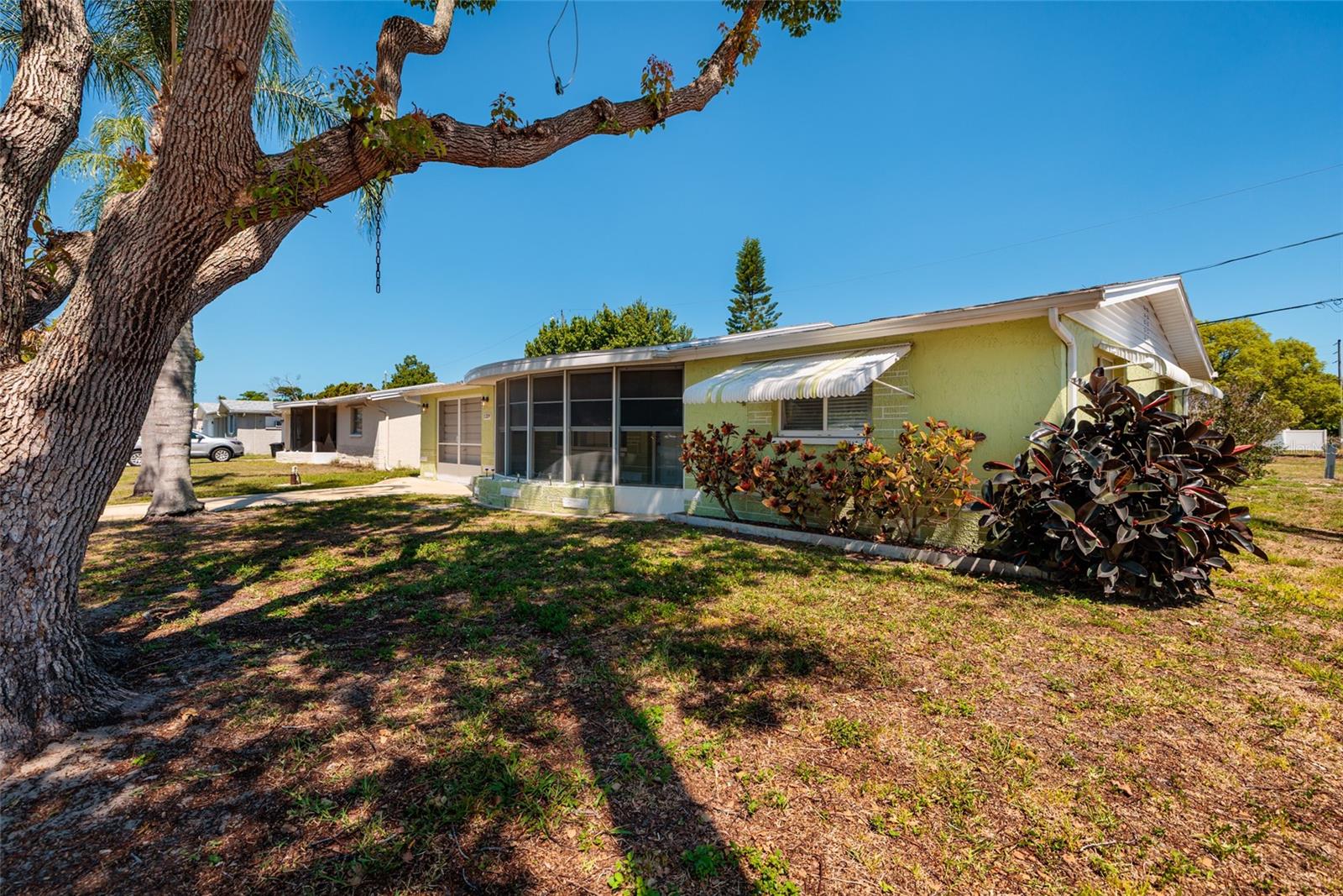 COLONIAL HILLS - Residential
