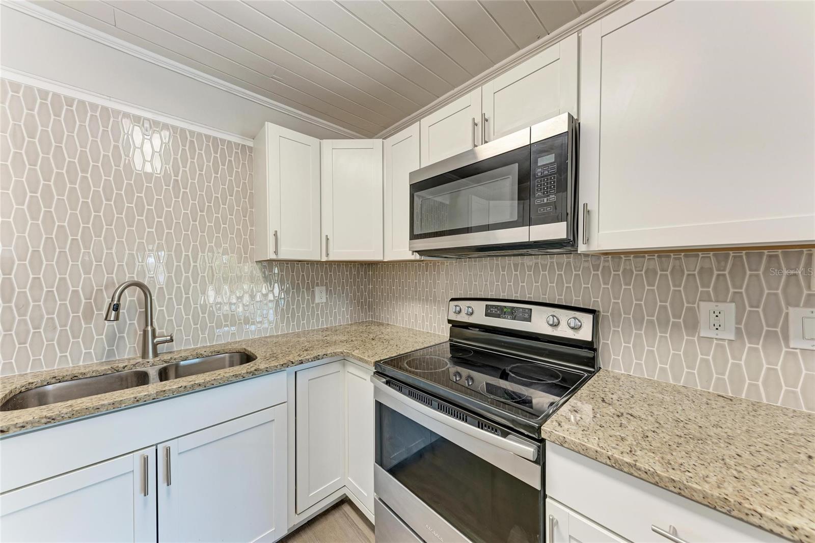 VENICE GULF VIEW SEC OF - Residential Income