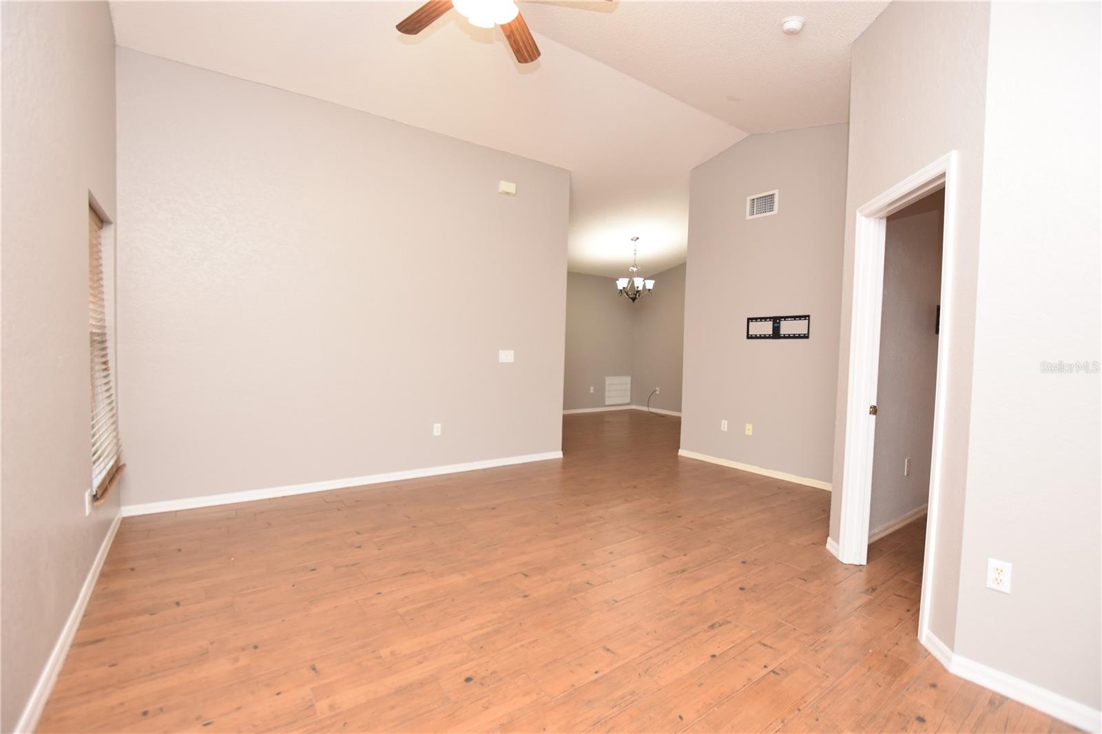 REFLECTIONS WEST PH 02 - Residential Lease