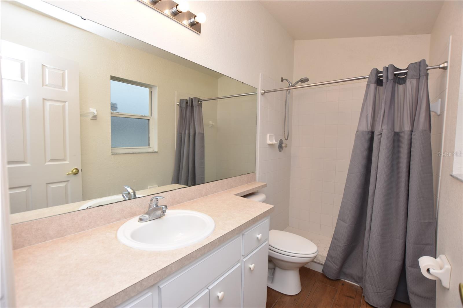 REFLECTIONS WEST PH 02 - Residential Lease