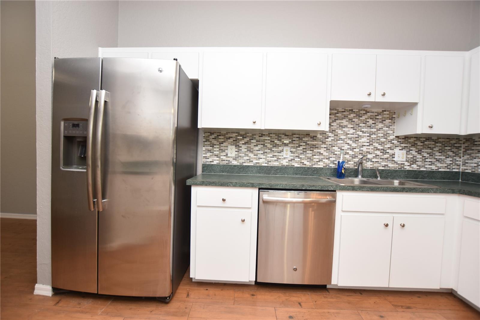 REFLECTIONS WEST PH 02 - Residential Lease