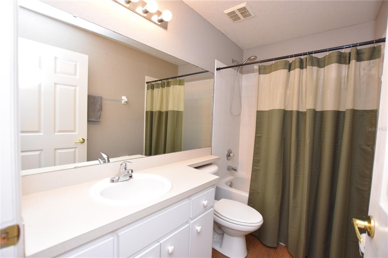 REFLECTIONS WEST PH 02 - Residential Lease