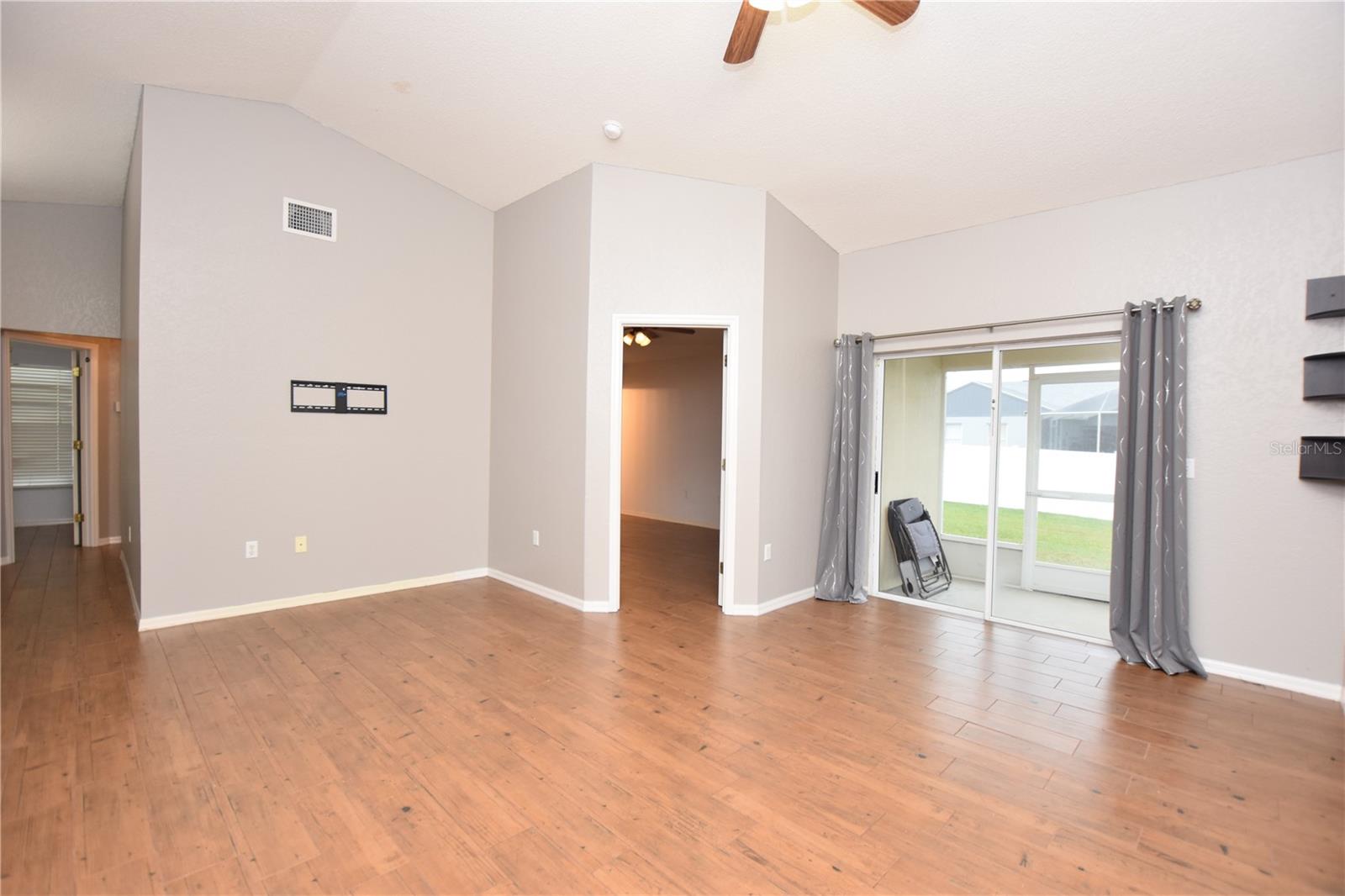 REFLECTIONS WEST PH 02 - Residential Lease