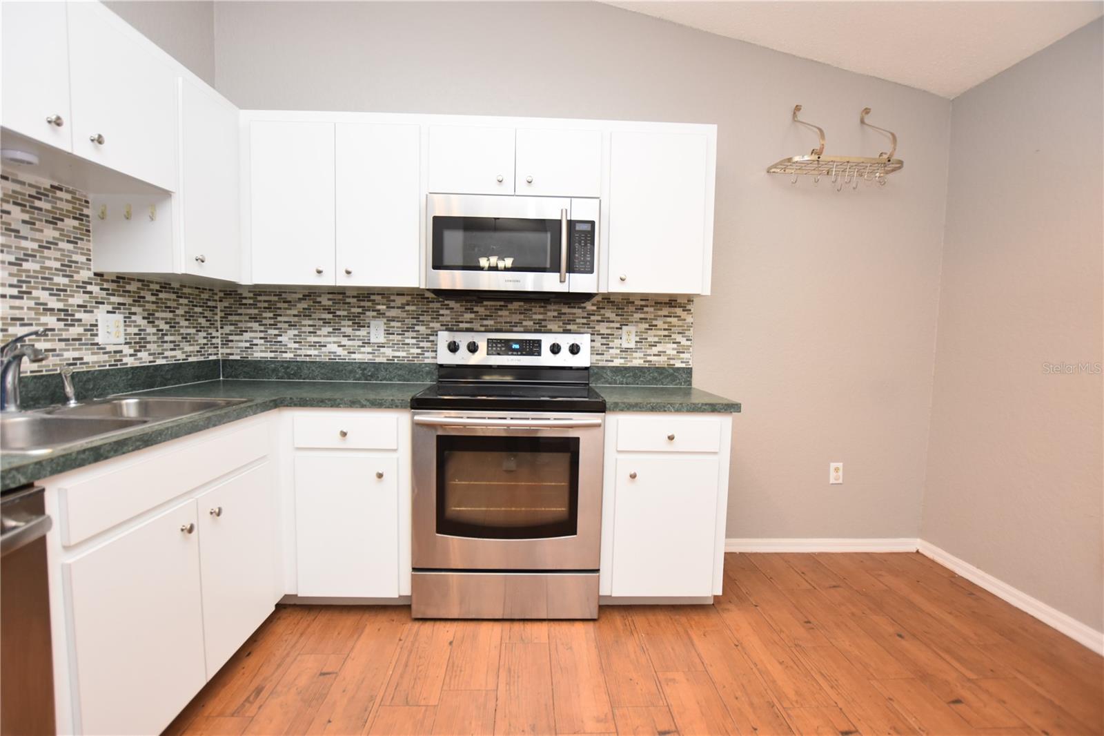 REFLECTIONS WEST PH 02 - Residential Lease