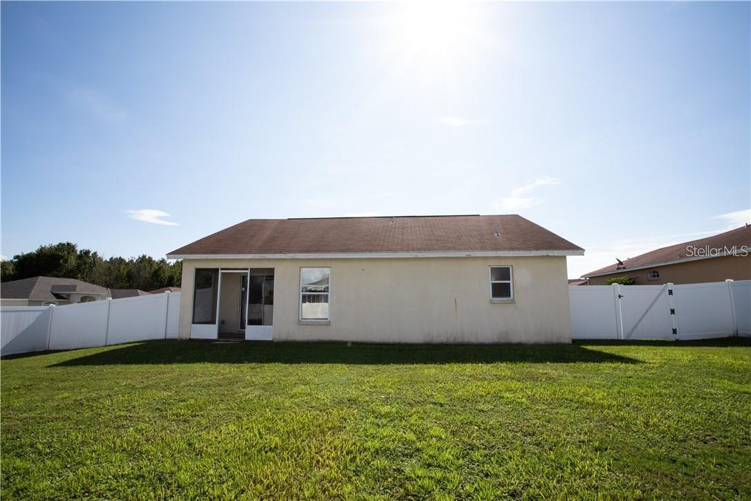 REFLECTIONS WEST PH 02 - Residential Lease